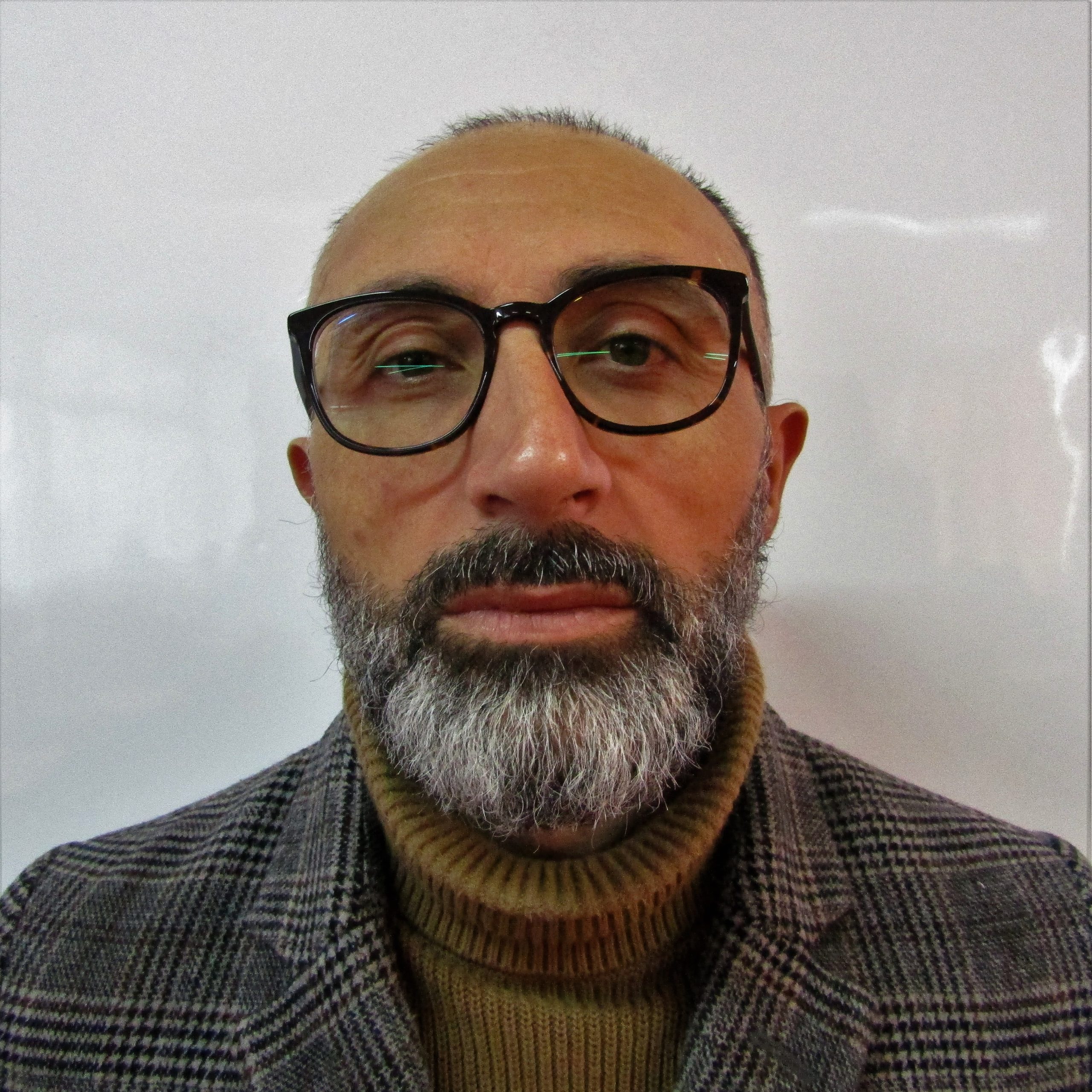 Prof Mario Muñoz